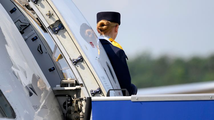 Lufthansa-Beschäftigte werden neu eingekleidet
