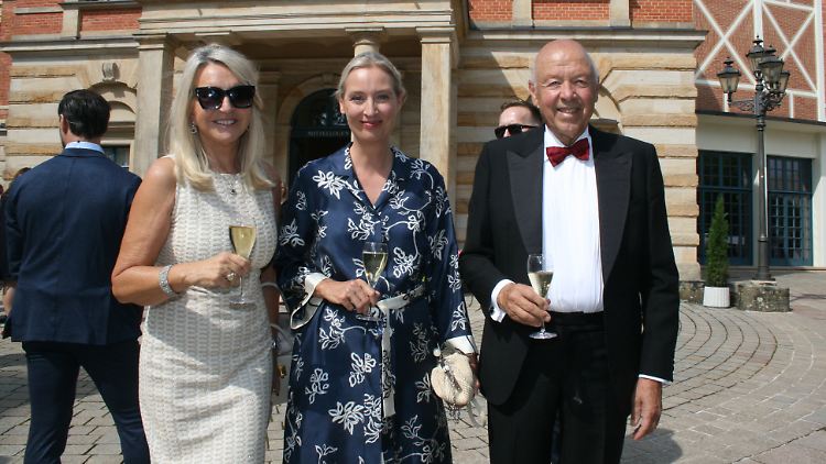 Molkerei-Unternehmer Theo M&uuml;ller feierte mit AfD-Chefin Weidel