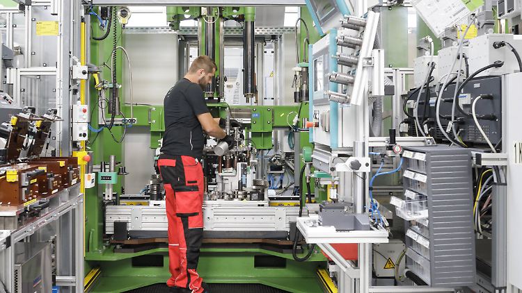 Lohnschere zwischen Ost und West geht weiter auseinander