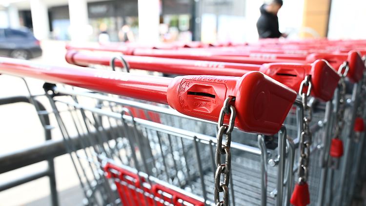 Job-Sorgen bremsen zunehmend die Kauflaune