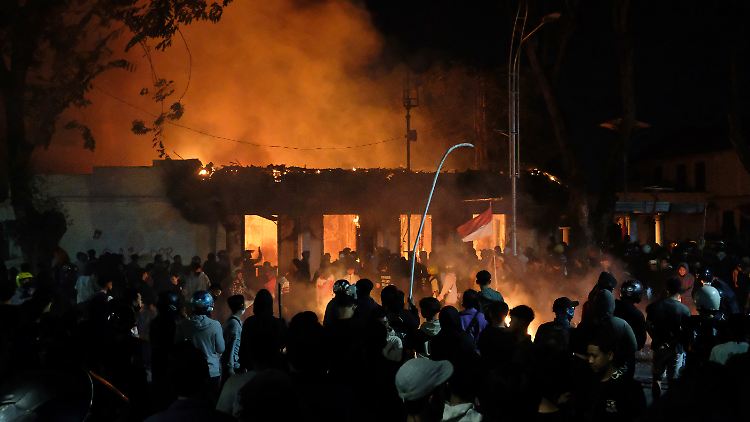 Gewaltsame Protestwelle erfasst große Teile Indonesiens