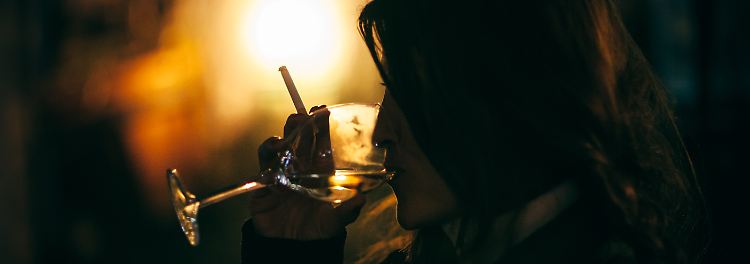 Partys, Pillen, Plattenbauten - Nila will kein "Good Girl" sein