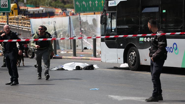 Palästinensische Angreifer erschießen sechs Menschen in Jerusalem