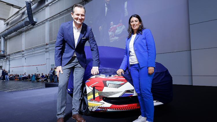 VW zeigt sein E-Auto ID.2all der Belegschaft