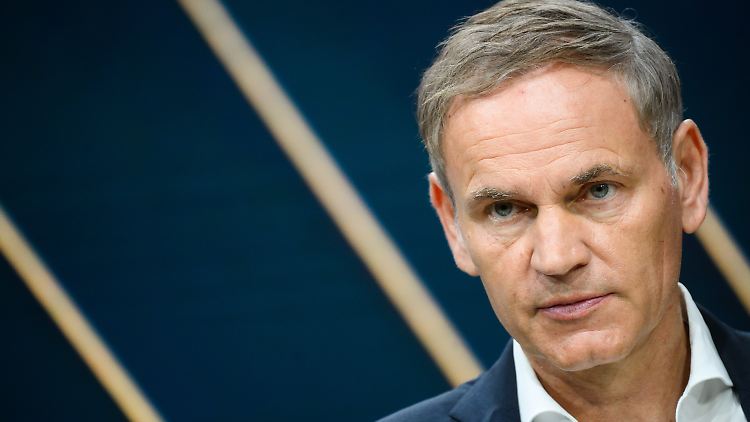 VW-Chef Blume bekennt sich zur E-Mobilität