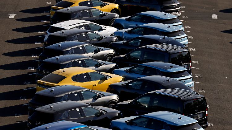 Erneut mehr Pkw-Verkäufe - E-Autos wieder gefragter