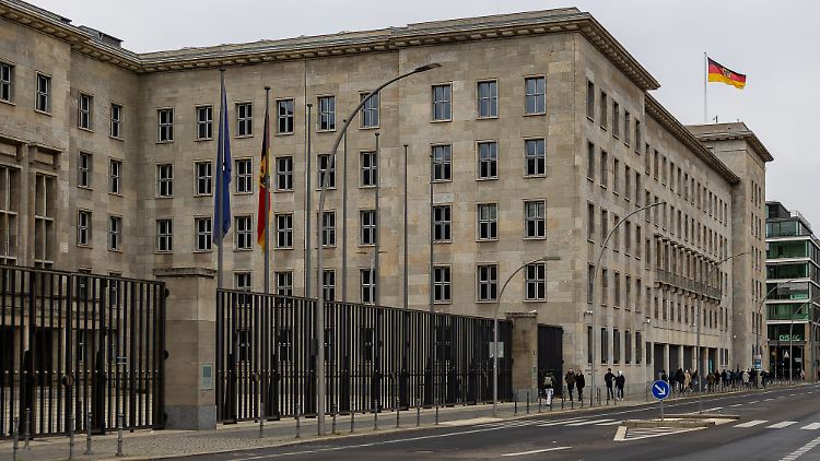 Bund übernimmt höheren Anteil an DDR-Zusatzrenten