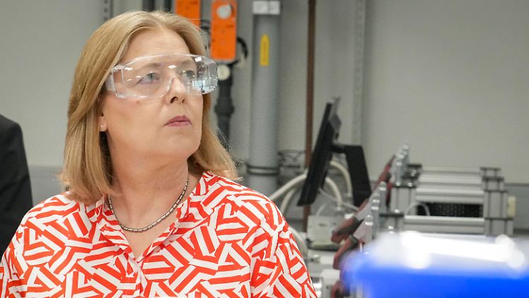 Lieferkettengesetz wird gelockert - Unzufriedenheit auf beiden Seiten