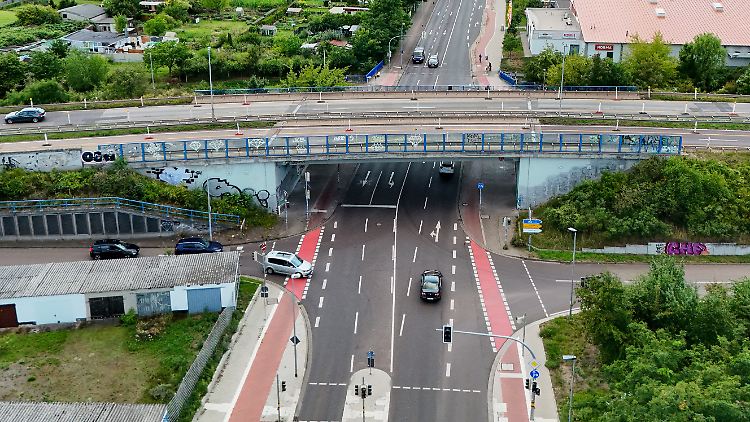 Baubranche wirft Regierung "Taschenspielertricks" vor