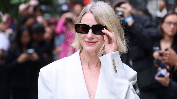 Naomi Watts enthüllt Erfahrung mit Wechseljahren