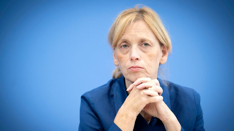 Prien will Empfänger von Demokratieförderung "anlassbezogen" prüfen