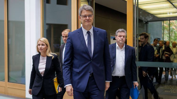 Bahnverbände zerpflücken Schnieders Agenda als "Fehlstart"