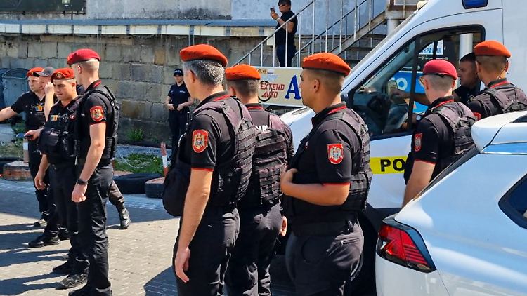 Verdacht auf geplante Unruhen - Beh&ouml;rden durchsuchen 250 Objekte