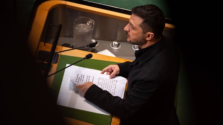 Selenskyj zeichnet düsteres Drohnen-Szenario und richtet Appell an UN