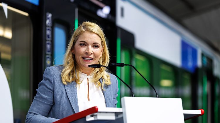 Das ist die neue Bahnchefin - und das sind ihre Probleme