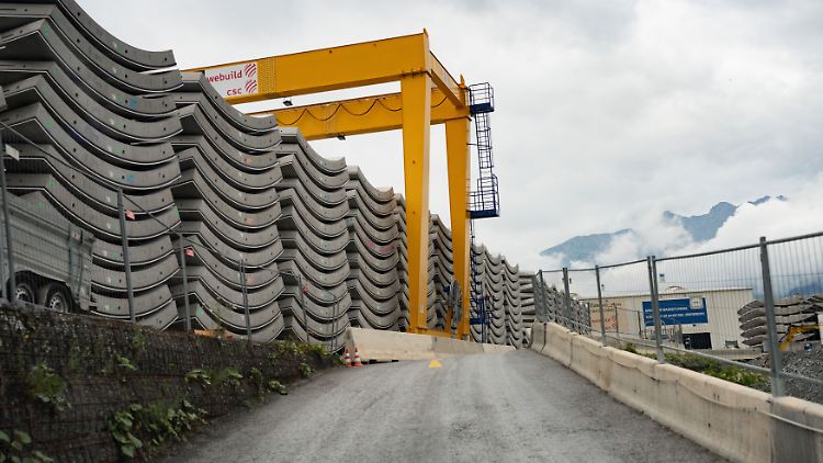 Erster Durchstich im Brennerbasistunnel