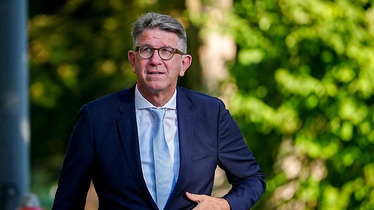 Weimer reist wegen eines Trauerfalls ab