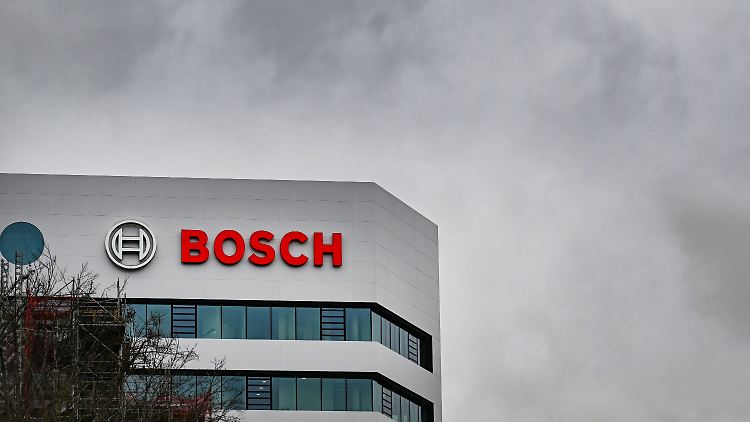 Bosch schwingt die Job-Axt