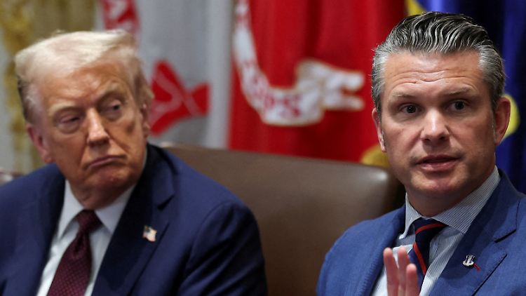 Komplette US-Militärführung tritt persönlich zu Treffen mit Trump und Hegseth an