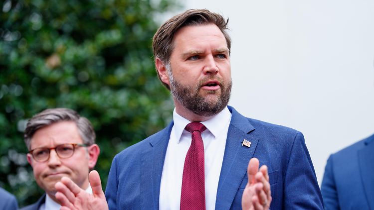 JD Vance sieht USA auf dem Weg in "Shutdown"