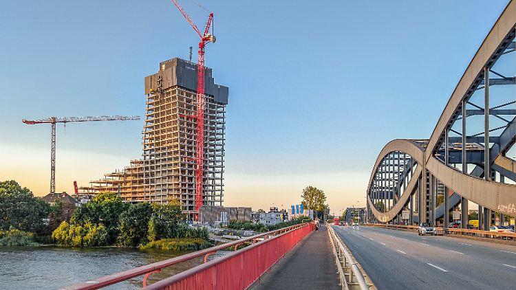 Hamburg könnte Ruine des Elbtowers mit Naturkundemuseum retten