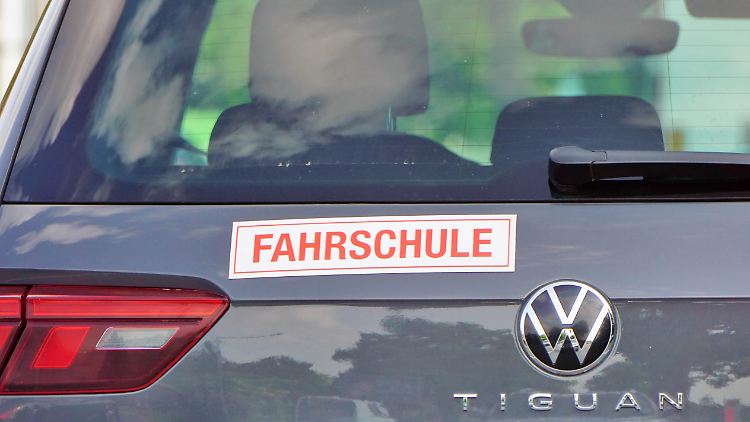 Kompaktere Ausbildung soll Führerscheinpreis senken