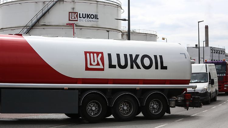 Ölpreis schießt durch Russland-Sanktionen nach oben