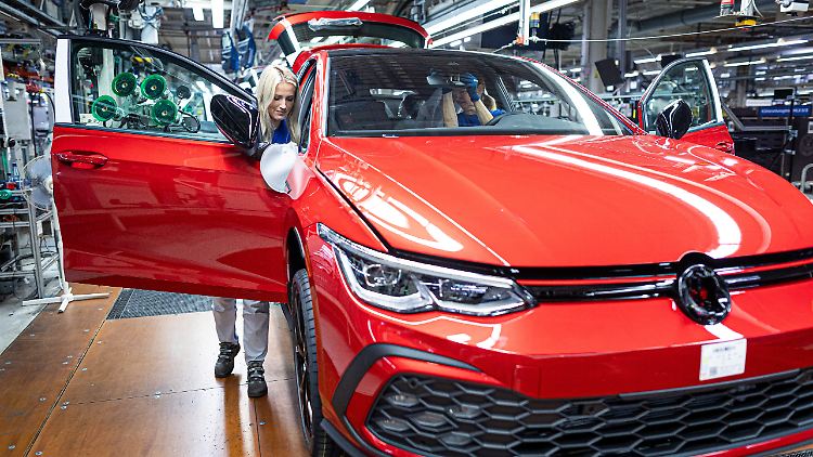 Autoindustrie fürchtet Produktionsstopps wegen Halbleiter-Engpass