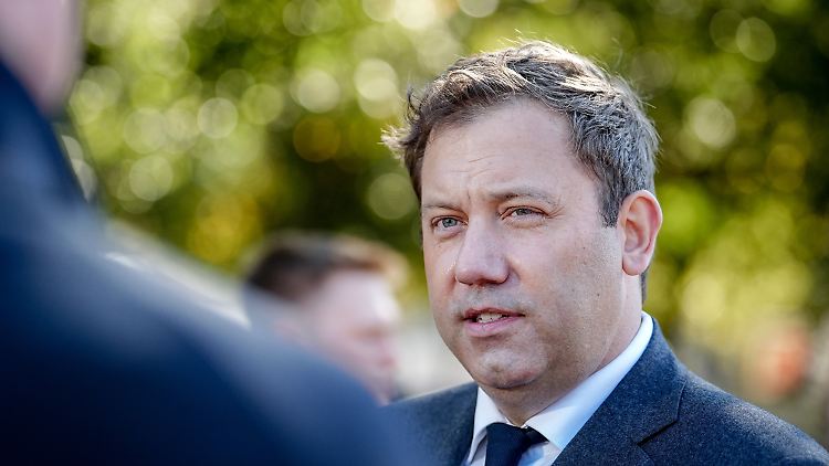 Klingbeil: Gastro-Steuer und Pendlerpauschale auf der Kippe