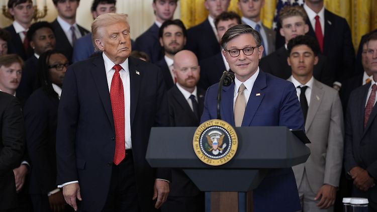 Top-Republikaner Johnson sieht "keinen Weg" für dritte Trump-Amtszeit