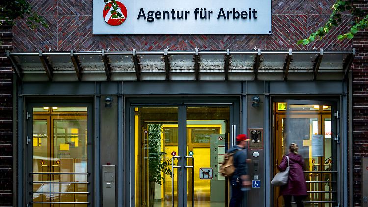 120.000 mehr Arbeitslose als vor einem Jahr