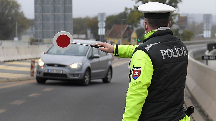 Tempolimit für Fußgänger? Slowakischer Politiker klärt auf