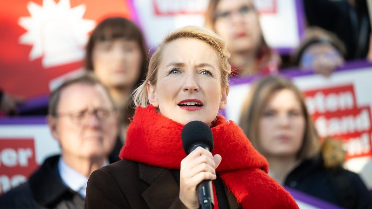 Linken-Chefin fordert Enteignungen von Wohnungskonzernen