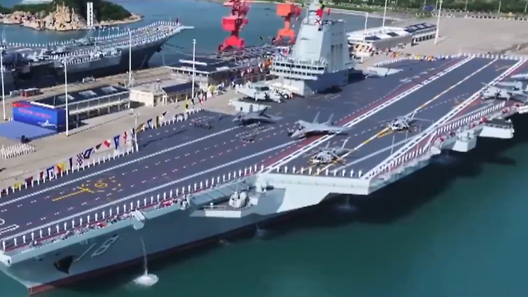 China pr&auml;sentiert neuen Flugzeugtr&auml;ger mit Katapult
