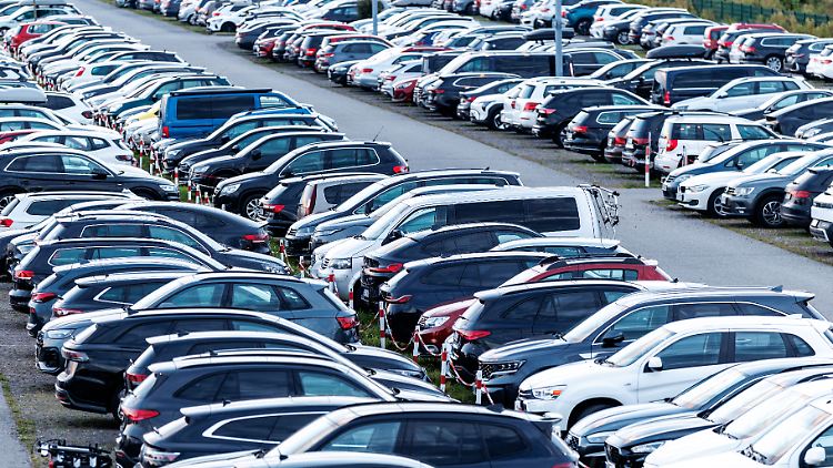 Zahl der Auto‑Neuzulassungen deutlich gestiegen