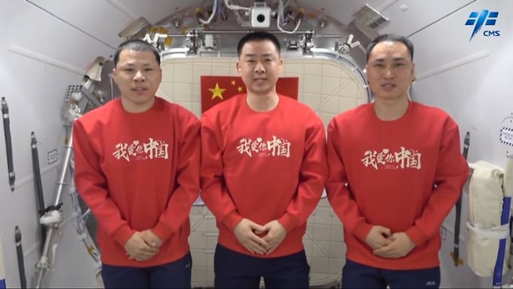 China vertagt Rückkehr dreier Astronauten